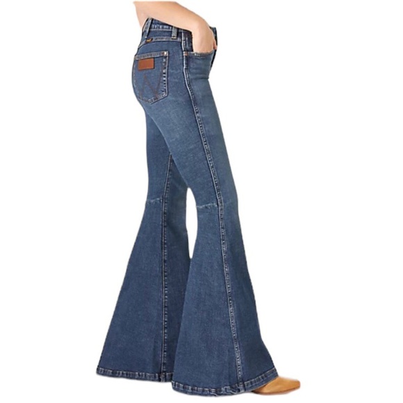 Wrangler Retro High Rise Trumpet Flare Jeans Size 30 NEW - Picture 3 of 11